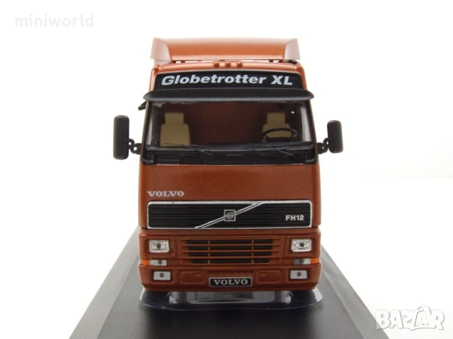Volvo FH12 Globetrotter XL влекач 1994 - мащаб 1:43 на IXO моделът е нов в PVC дисплей-кейс, снимка 5 - Колекции - 54504759