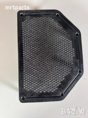 575. Декоративна пластмаса над тонколони под седалката за BMW E87