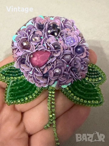 Handmade разкошна брошка - Хортензия 