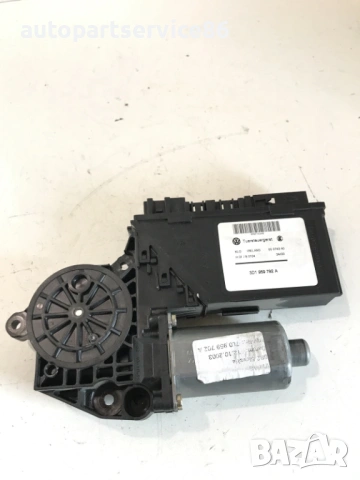 Мотор за стъкло на предна дясна врата за Porsche Cayenne 4.5 V8 (2005) 0130821765 