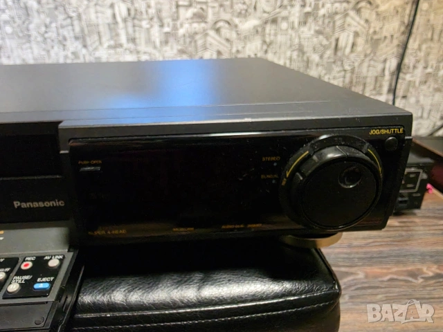 Продавам Panasonic NV-FS88 S-VHS Recorder, снимка 5 - Плейъри, домашно кино, прожектори - 54673377