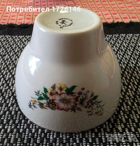 Порцеланова купичка на Китка със златен кант , снимка 2 - Сервизи - 54058073