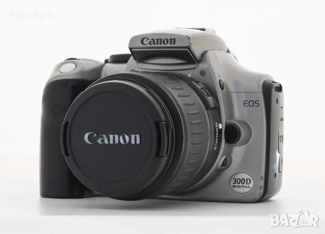 Canon EOS 300D с обектив Canon EF-S 18-55 mm f/3.5-5.6