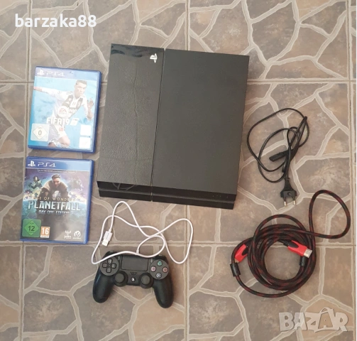 PS4 Fat 500 gb. + джойстик + нови кабели + 2 игри