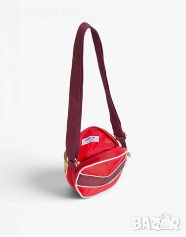 ADIDAS Round Bag Red Adidas Round Bag комбинира ретро стил от 70-те години с модерен дизайн , снимка 3 - Чанти - 54645661