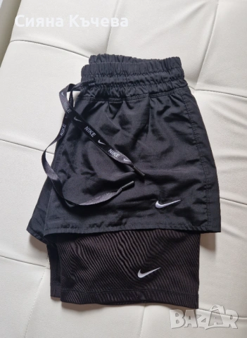 Спортни къси панталони NIKE