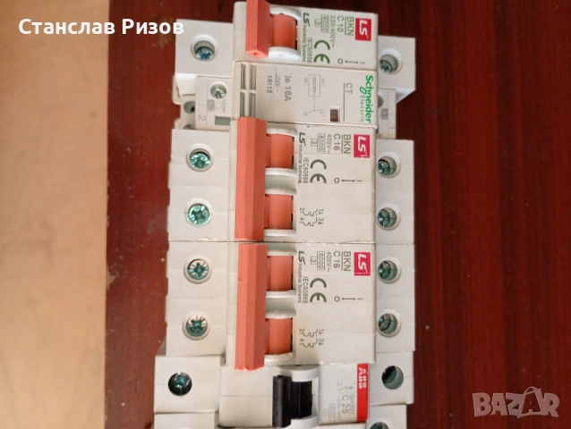 Продавам предпазители , снимка 3 - Ключове, контакти, щепсели - 54608451