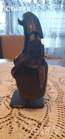 Logitech G935 безжични геймърски слушалки с оригиналната кутия и стойка, снимка 4 - Слушалки за компютър - 55236515
