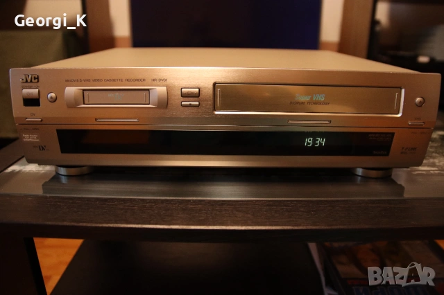 JVC HR-DVS1 видео рекордер SVHS и MiniDV
