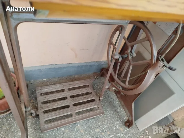 Продавам ръчна шевна машина , снимка 3 - Шевни машини - 55611474