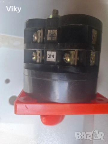 двупозиционен превключвателChint 380v 40a Hz5-40/7.5 , снимка 12 - Резервни части за машини - 54820312