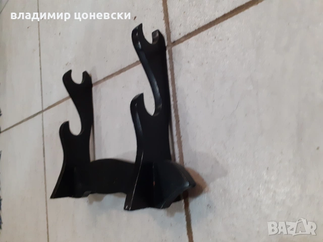 Дървена разглобяема стойка за два броя нож,щик,кортик,пистолет,кама,меч и др., снимка 3 - Колекции - 55000533
