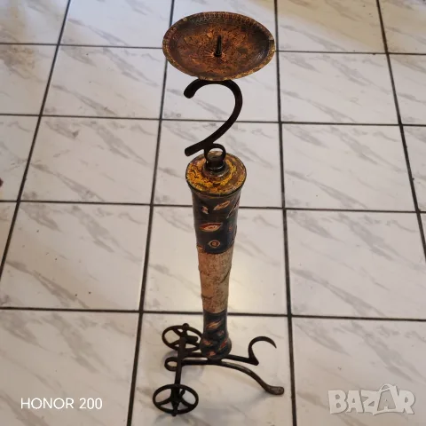 Подов арт свещник. 