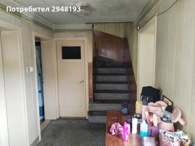 Къща с двор и гараж , снимка 17 - Къщи - 55150841