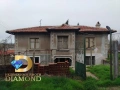 Двуетажна къща в село Брягово, обл. Пловдив, снимка 3