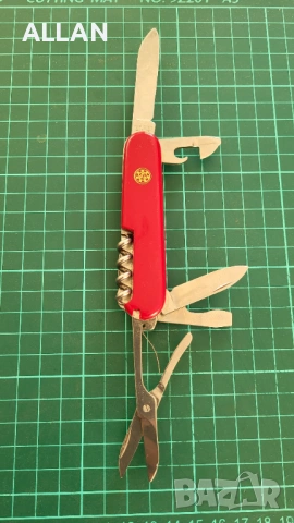 Продавам сгъваем джобен нож Викторинокс, снимка 2 - Ножове - 54318253