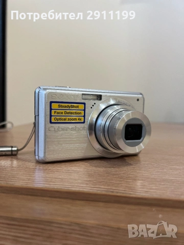 Фотоапарат Sony 10,1 Mp с подаръци, снимка 2 - Фотоапарати - 54657475