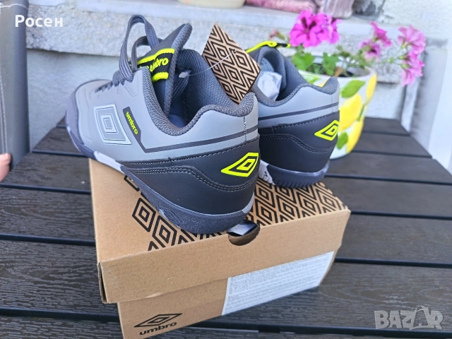 Маратонки Umbro, снимка 3 - Детски маратонки - 55189770