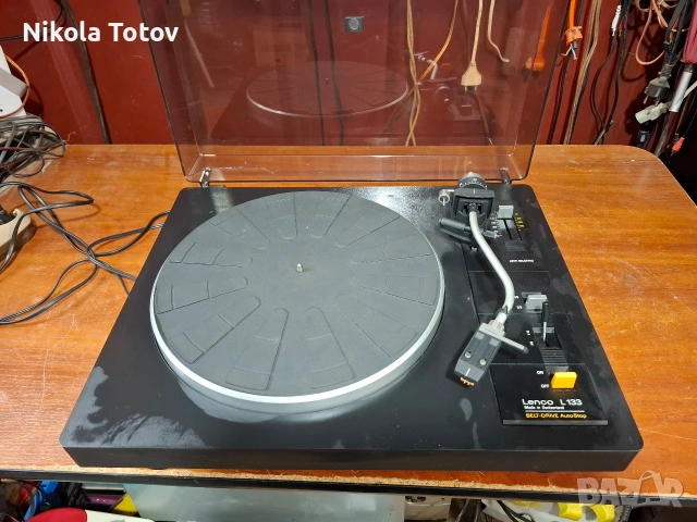 Продава се грамофон Lenco L-133. , снимка 2 - Грамофони - 54060241