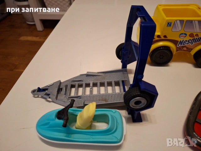 Кола Nesquik, ремарке Playmobil, двете и моторни шейни McDonald's др., снимка 11 - Колекции - 54634295