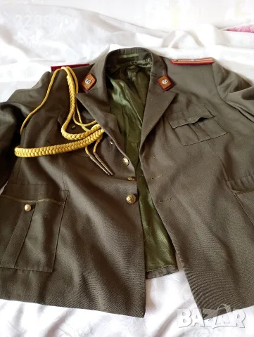Парадна военна униформа , снимка 7 - Антикварни и старинни предмети - 55608064