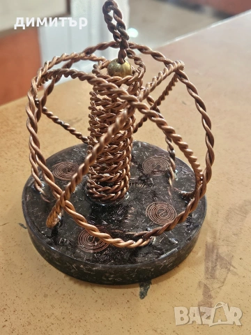 Ръчно изработен оргонитен енергиен генератор с медни спирали – фън шуй декорация, 383 г