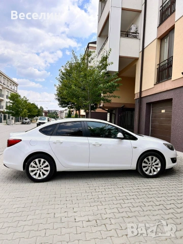 Opel Astra 1.6 CDTI Гаранция + сервизна книжка, снимка 4 - Автомобили и джипове - 55283170