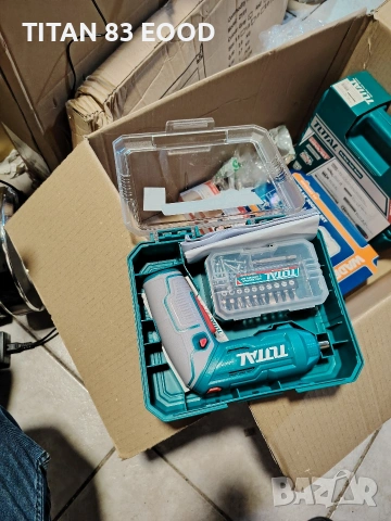 Акумулаторна отвертка TOTAL, 1/4", 4 V, 4 Nm + аксесоари, снимка 3 - Винтоверти - 54218311