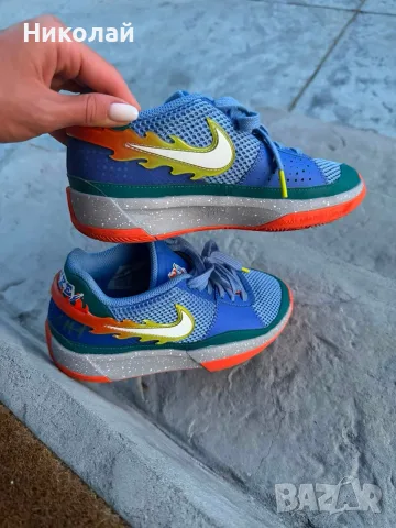 Продавам оригинални маратонки Nike в отлично състояние