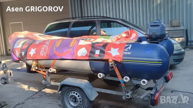 Лодка ZODIAC 3.40м+теглич+двигател YAMAHA 6к.с., снимка 2 - Екипировка - 55674738
