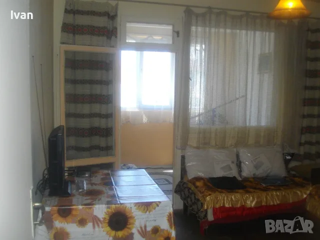 ЕВТИНА КВАРТИРА 200 € 2 СТАИ ОТ АПАРТАМЕНТ ОБЗАВЕДЕНИ ДО БОЛНИЦАТА ЗА 2 УЧЕНИЧКИ СТУДЕНТКИ С ХАЗАЙ, снимка 2 - Стаи под наем - 55511532