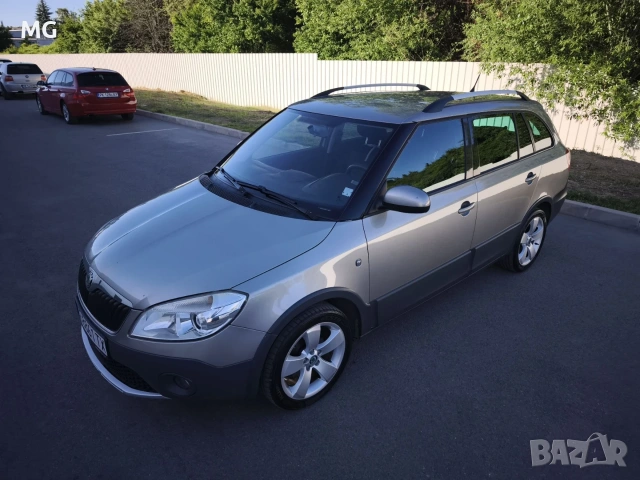 Продавам Skoda Fabia Skout 1.2 tsi , снимка 11 - Автомобили и джипове - 50186422