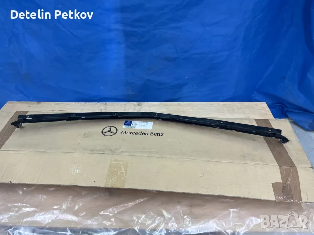 Лайсната под предна решетка Мерцедес Ц клас W204 AMG, снимка 2 - Части - 55367586