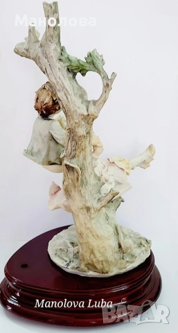 Голяма фигура Capodimonte подписана B. Merli., снимка 11 - Колекции - 55255791