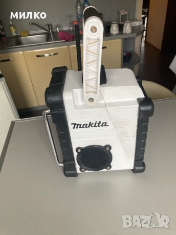 Радио MAKITA DMR-104, снимка 2 - Други инструменти - 53958895