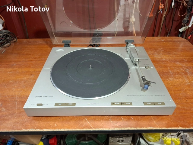 Продава се грамофон Denon DP-21F.