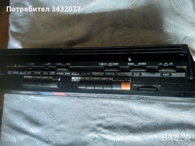 Радио касетофон, снимка 3 - Радиокасетофони, транзистори - 54164568