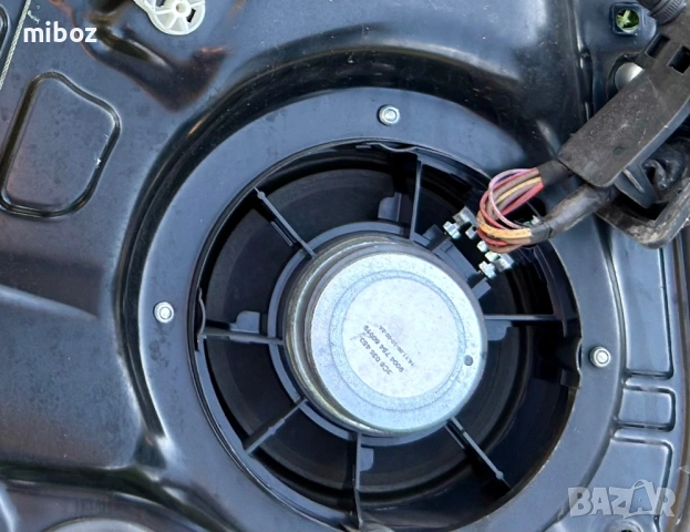 Тонколона говорител VW Passat B6, снимка 2 - Части - 54380182