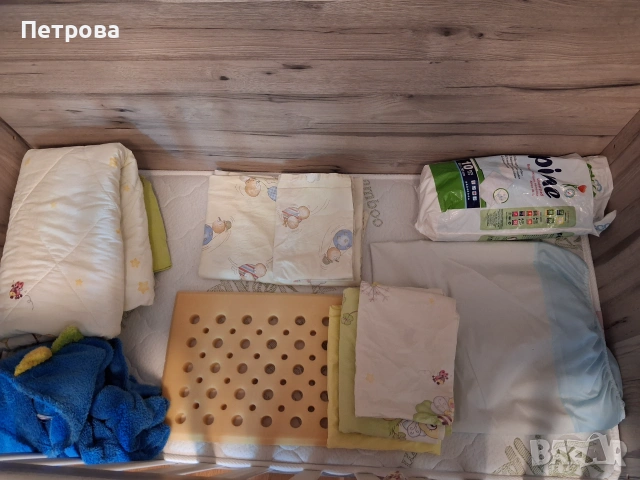 Бебешка кошара на 3 нива с люлеещ механизъм, матрак, чаршафи, снимка 3 - Бебешки легла и матраци - 55076951