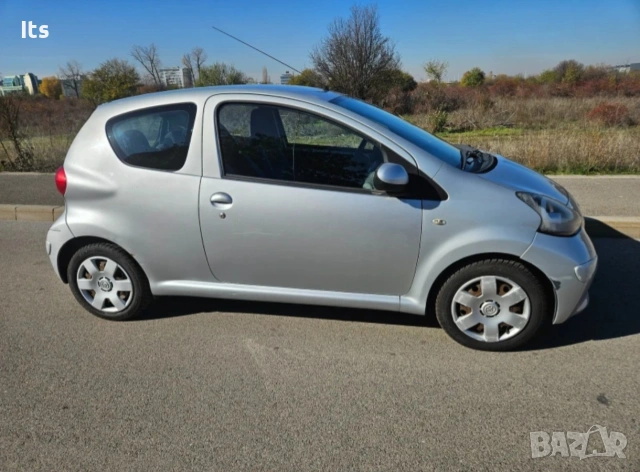 Toyota Aygo 1.0 бензин | Автоматик |, снимка 9 - Автомобили и джипове - 53190994
