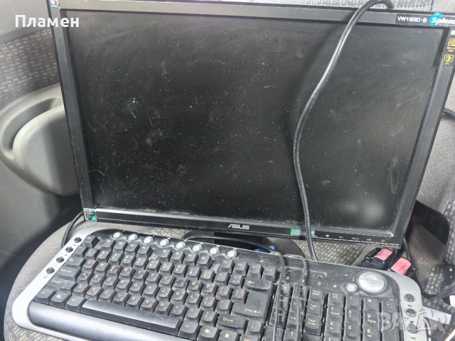 Монитор Asus и клавиатура