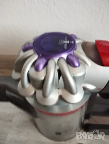 Прахосмукач Dyson V8 SV25  21.6v, снимка 2 - Прахосмукачки - 55621004