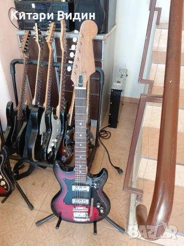 Продавам електрическа китара Teisco "Audition"- ST-2 