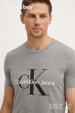 calvin klein - страхотна мъжка тениска КАТО НОВА М
