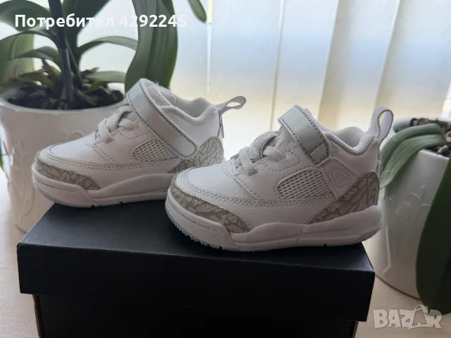 бебешки маратонки Jordan, снимка 2 - Детски маратонки - 55595946