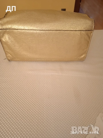 Златиста Чанта Голяма, снимка 3 - Чанти - 55259940