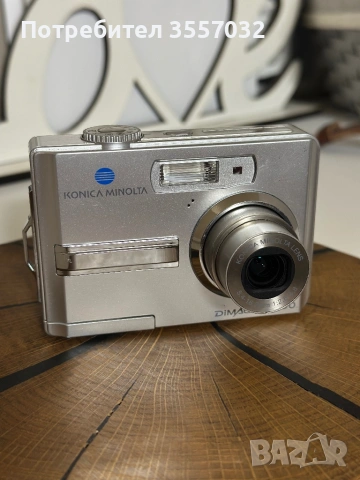 Ретро дигитален фотоапарат Konica Minolta DiMAGE E500 (CCD камера) Работещ !!! , снимка 2 - Фотоапарати - 54672156