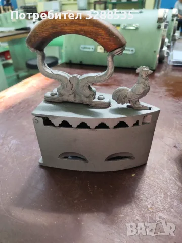 Старинна ютия на жар