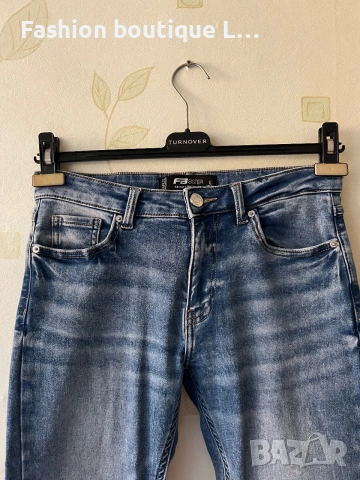Дамски дънки L размер слим модел 👖 , снимка 2 - Дънки - 54961358