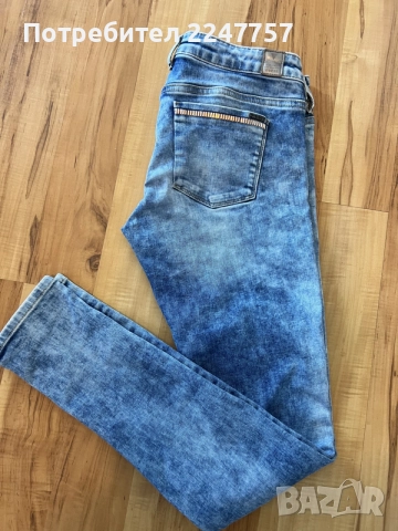 Оригинални Дънки Guess, снимка 2 - Дънки - 55414734